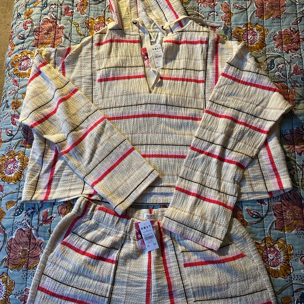 Roxy Women’s outfit with Cream and Red Stripes